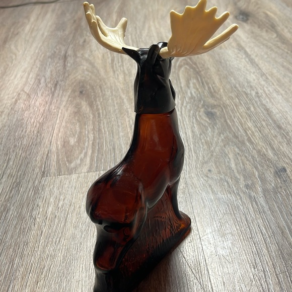 Avon Vintage Alaska Moose (Empty) Glass Aftershave Bottle - Picture 7 of 10
